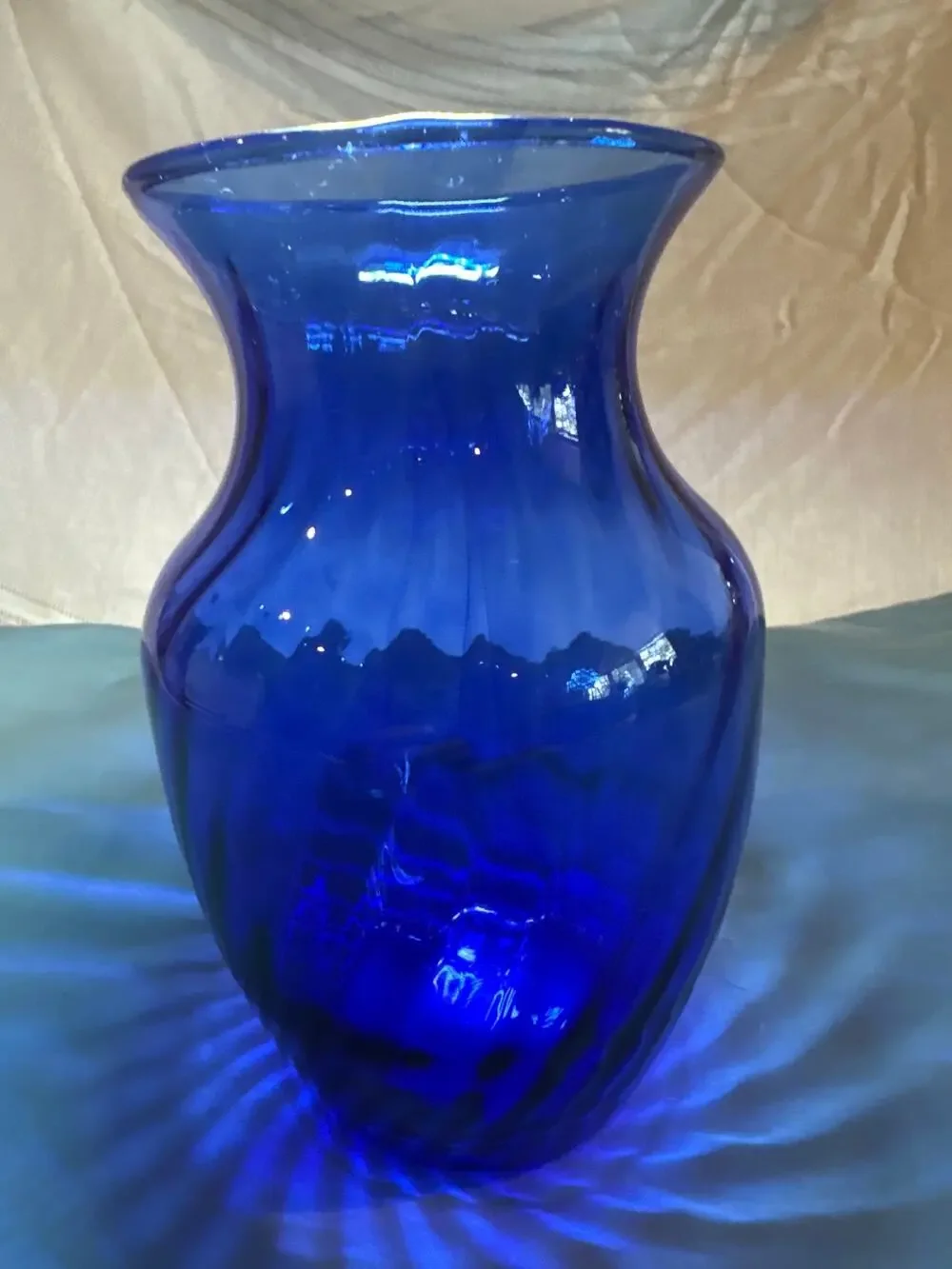 Vintage Indiana Glass Cobalt Blue Swirl Vase 8